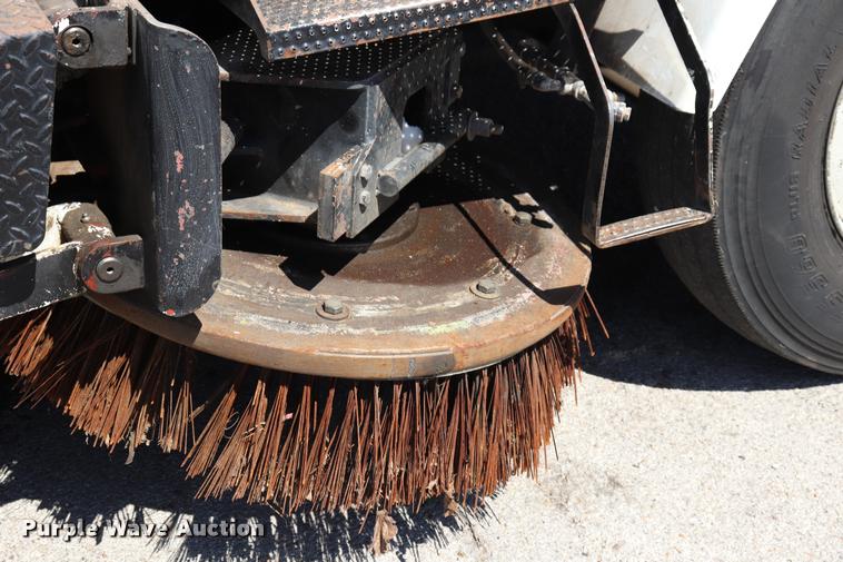 image for item DQ9318 1999 Athey Mobile street sweeper