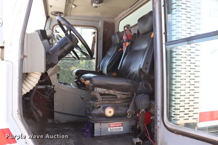 image for item DQ9319 1993 Athey Mobile street sweeper