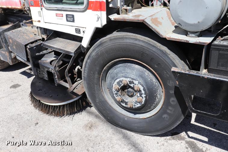 image for item DQ9319 1993 Athey Mobile street sweeper