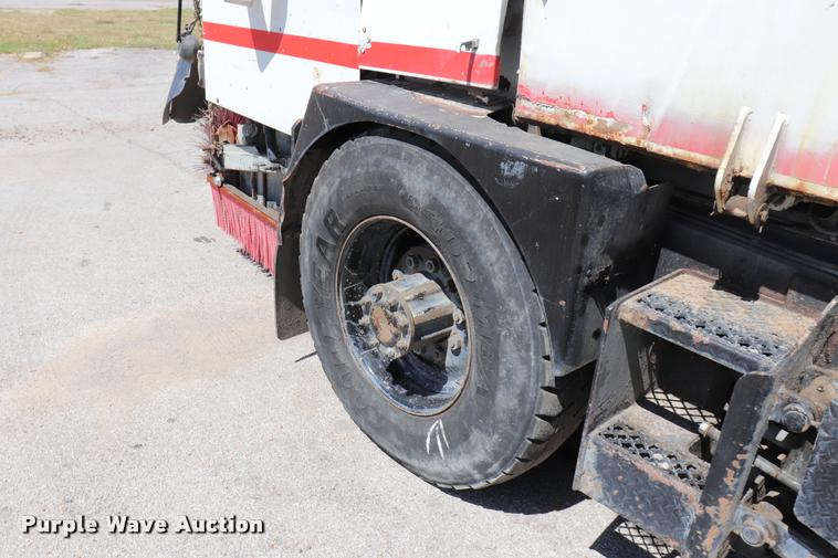 image for item DQ9319 1993 Athey Mobile street sweeper