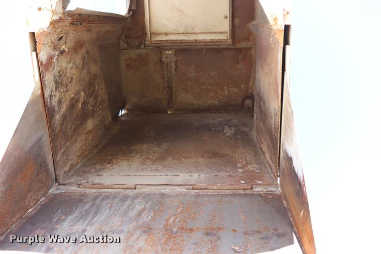 image for item DQ9319 1993 Athey Mobile street sweeper