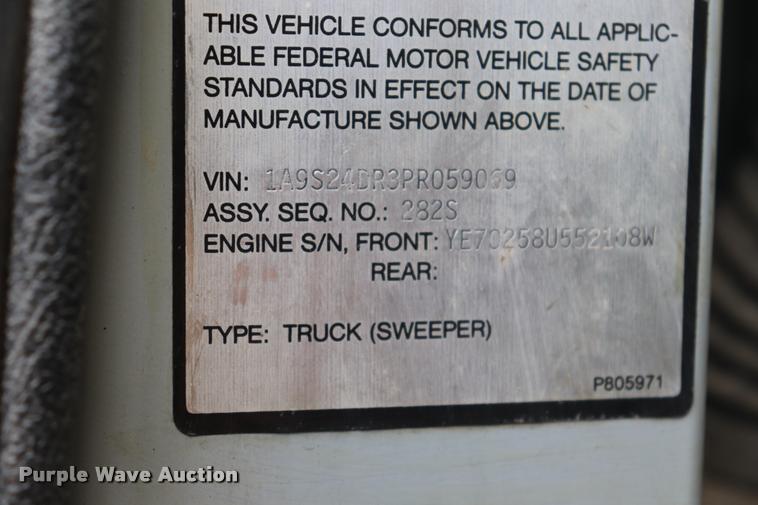 image for item DQ9319 1993 Athey Mobile street sweeper