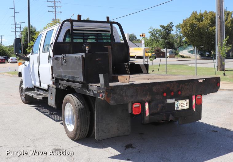 image for item DQ9320 2003 GMC C4500 flatbed truck