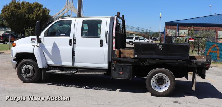 image for item DQ9320 2003 GMC C4500 flatbed truck