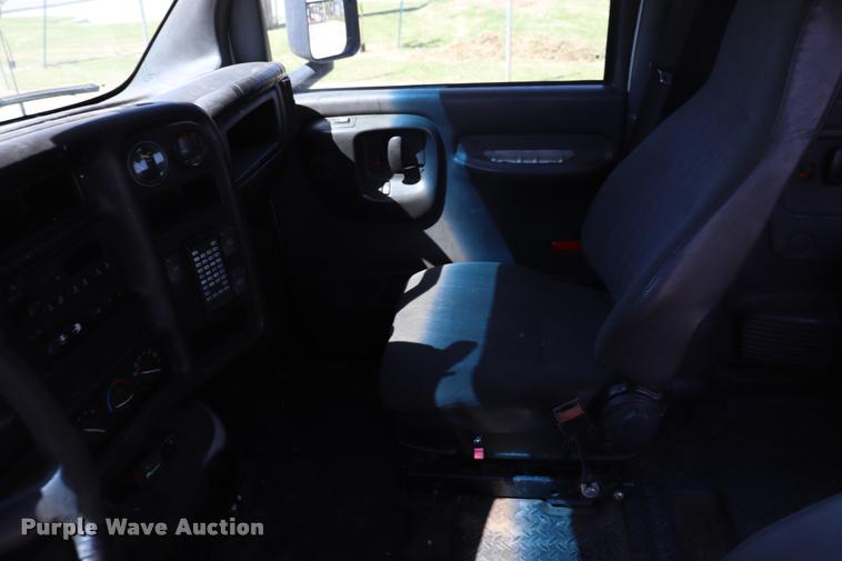 image for item DQ9320 2003 GMC C4500 flatbed truck