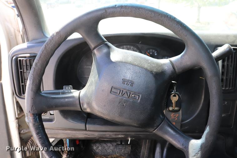 image for item DQ9320 2003 GMC C4500 flatbed truck