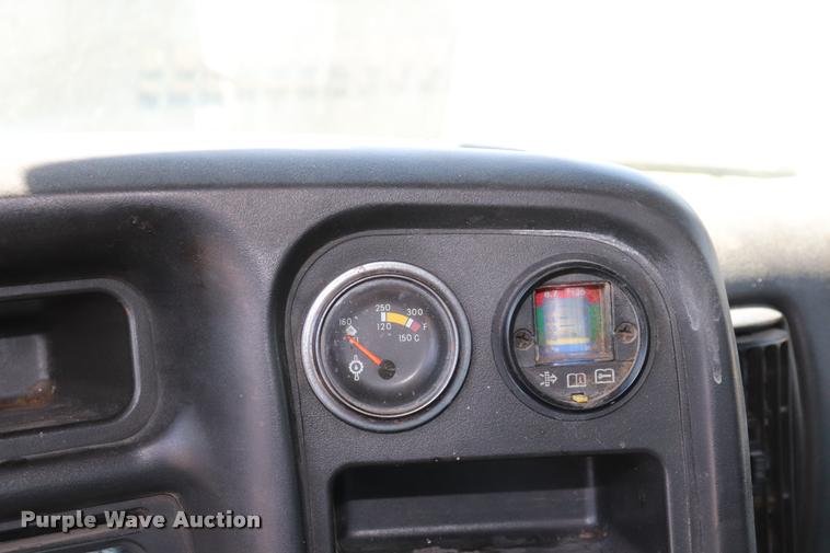 image for item DQ9320 2003 GMC C4500 flatbed truck