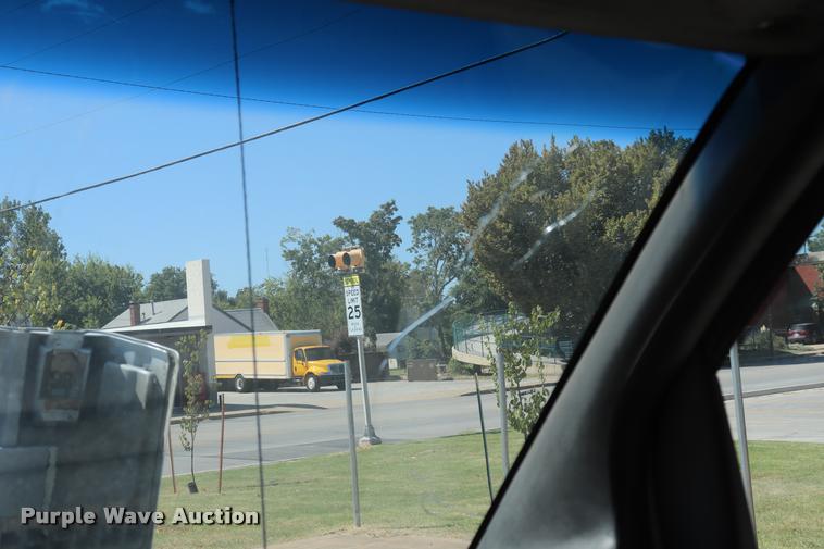 image for item DQ9320 2003 GMC C4500 flatbed truck