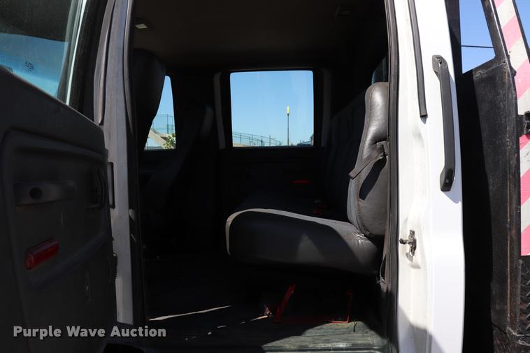 image for item DQ9320 2003 GMC C4500 flatbed truck