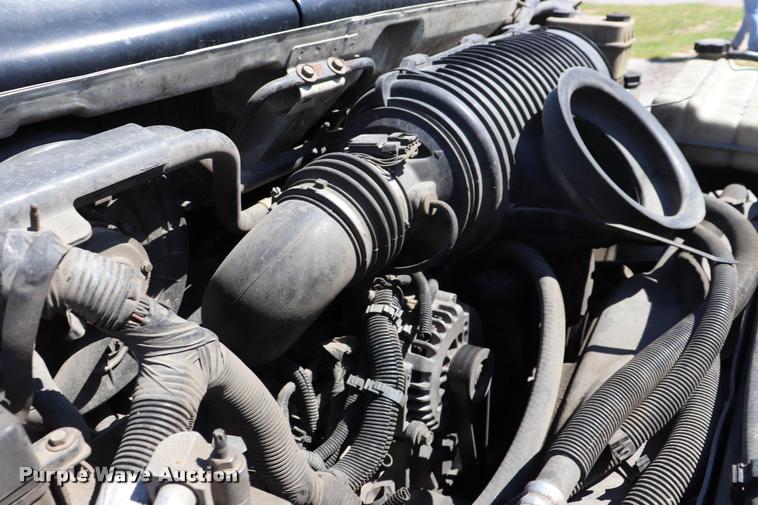 image for item DQ9320 2003 GMC C4500 flatbed truck