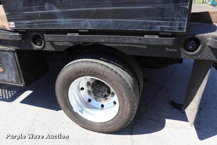 image for item DQ9320 2003 GMC C4500 flatbed truck