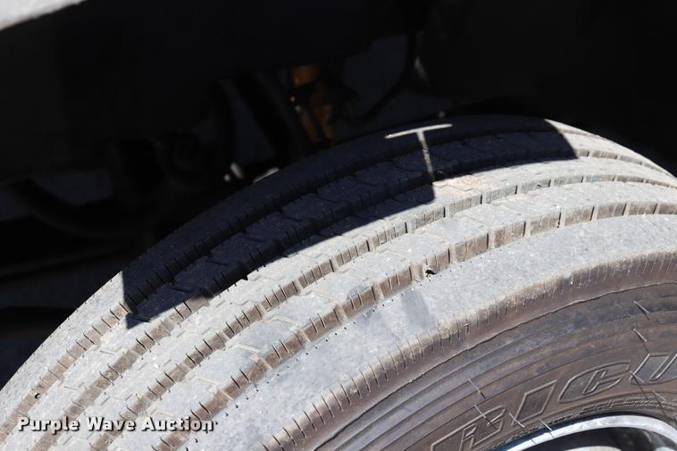 image for item DQ9320 2003 GMC C4500 flatbed truck