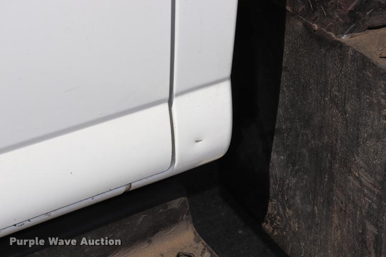 image for item DQ9320 2003 GMC C4500 flatbed truck