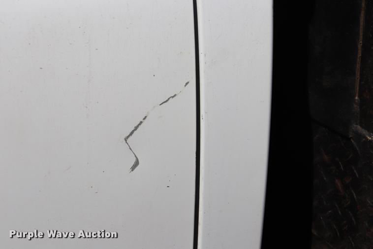 image for item DQ9320 2003 GMC C4500 flatbed truck