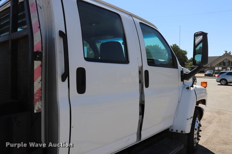 image for item DQ9320 2003 GMC C4500 flatbed truck