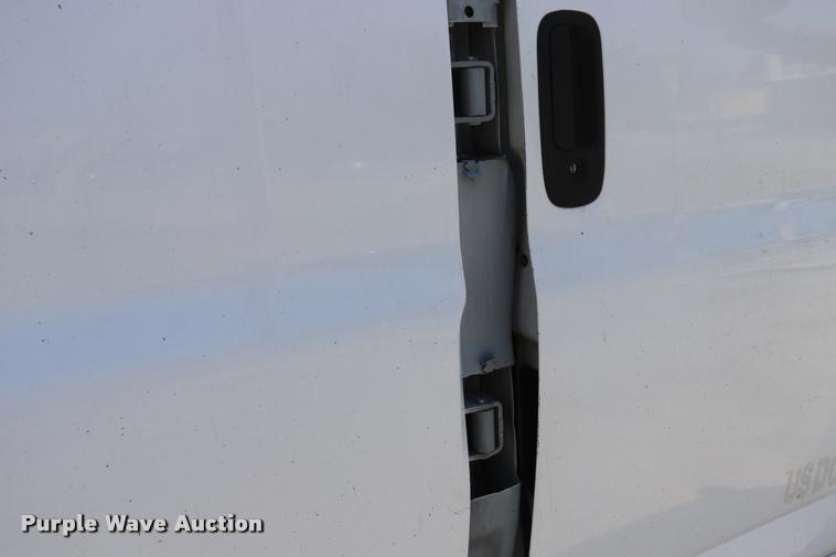 image for item DQ9320 2003 GMC C4500 flatbed truck