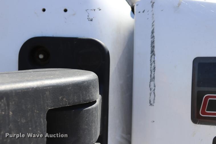 image for item DQ9320 2003 GMC C4500 flatbed truck