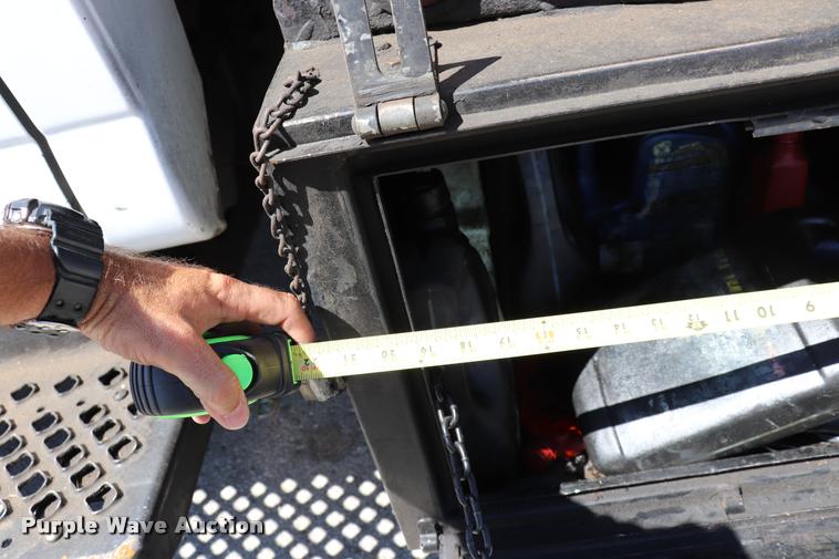 image for item DQ9320 2003 GMC C4500 flatbed truck