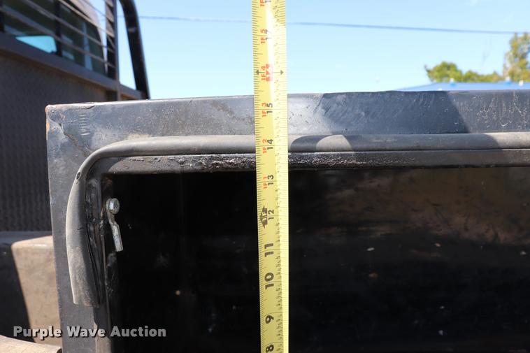 image for item DQ9320 2003 GMC C4500 flatbed truck