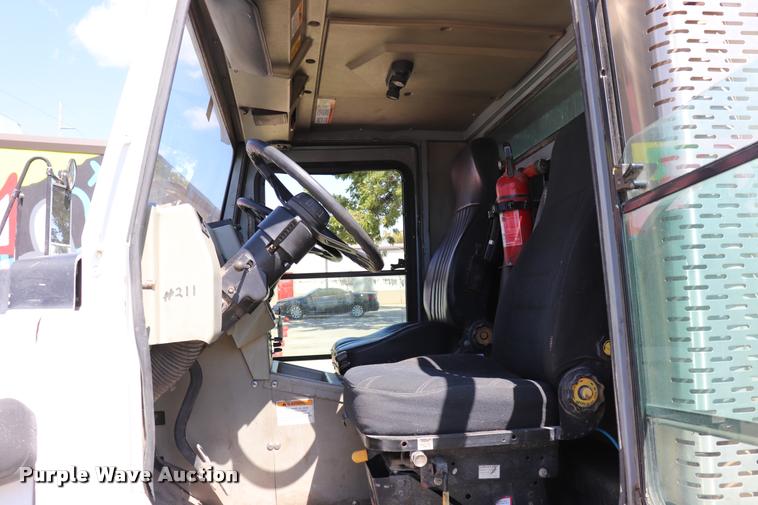 image for item DQ9321 1998 Athey Mobile street sweeper