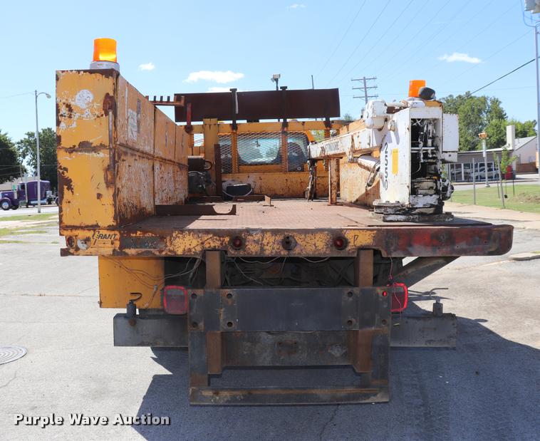 image for item DQ9322 1991 Ford F700 service truck