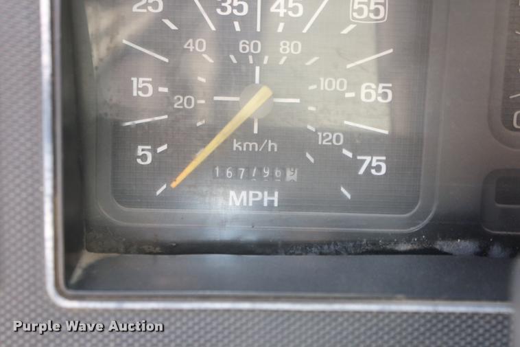 image for item DQ9322 1991 Ford F700 service truck