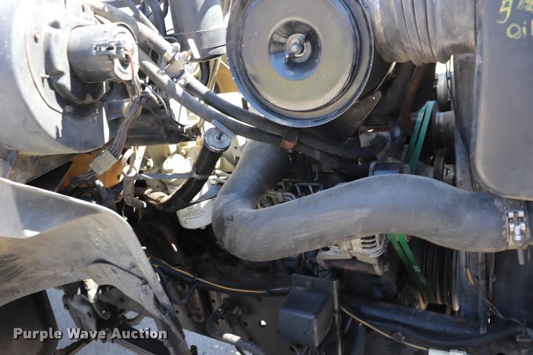 image for item DQ9322 1991 Ford F700 service truck