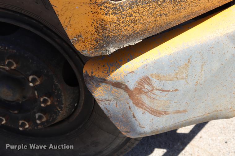 image for item DQ9322 1991 Ford F700 service truck