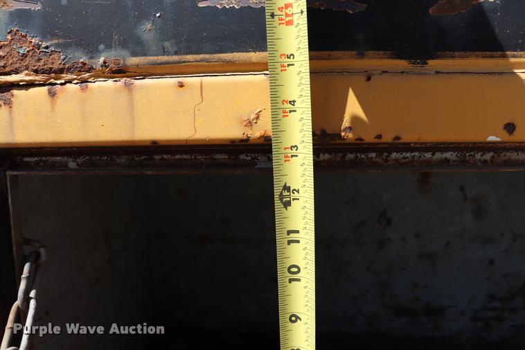 image for item DQ9322 1991 Ford F700 service truck