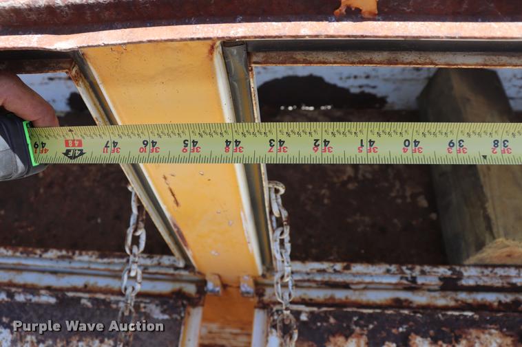 image for item DQ9322 1991 Ford F700 service truck