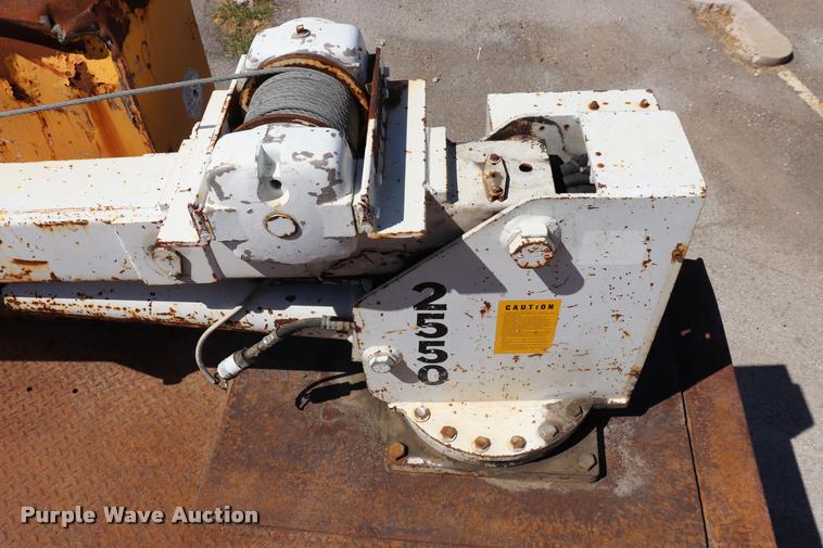 image for item DQ9322 1991 Ford F700 service truck