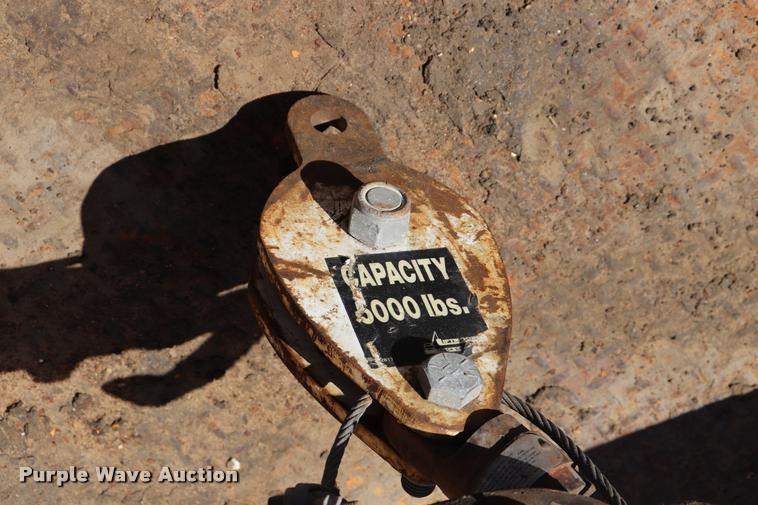 image for item DQ9322 1991 Ford F700 service truck