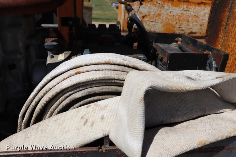 image for item DQ9322 1991 Ford F700 service truck