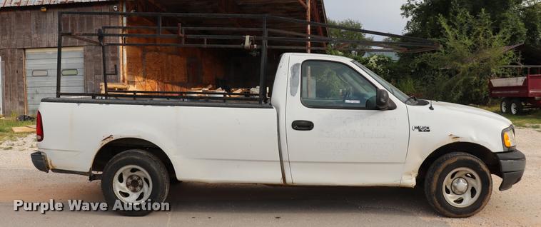 image for item DQ9354 2003 Ford F150 XL pickup truck
