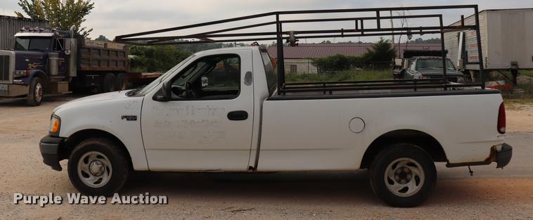 image for item DQ9354 2003 Ford F150 XL pickup truck