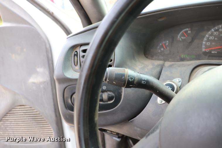 image for item DQ9354 2003 Ford F150 XL pickup truck