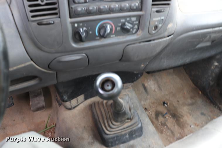 image for item DQ9354 2003 Ford F150 XL pickup truck