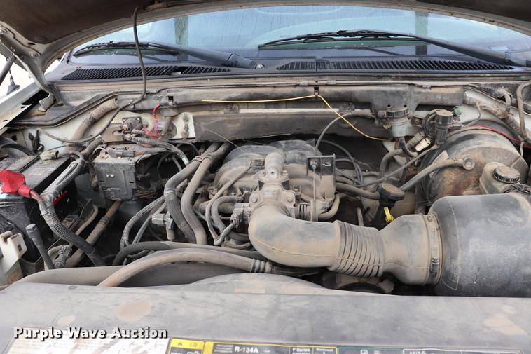 image for item DQ9354 2003 Ford F150 XL pickup truck