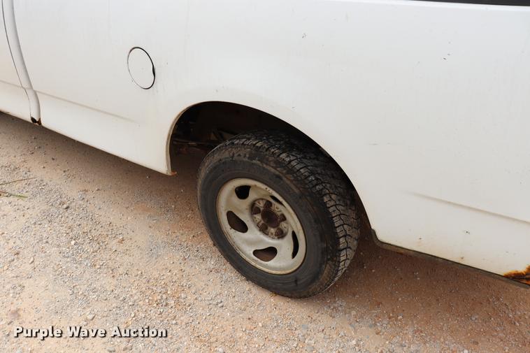 image for item DQ9354 2003 Ford F150 XL pickup truck