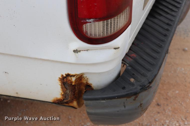 image for item DQ9354 2003 Ford F150 XL pickup truck