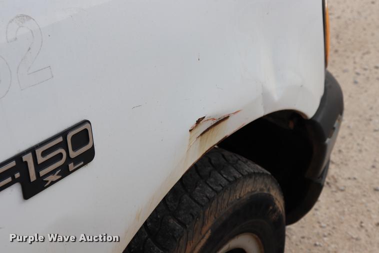 image for item DQ9354 2003 Ford F150 XL pickup truck