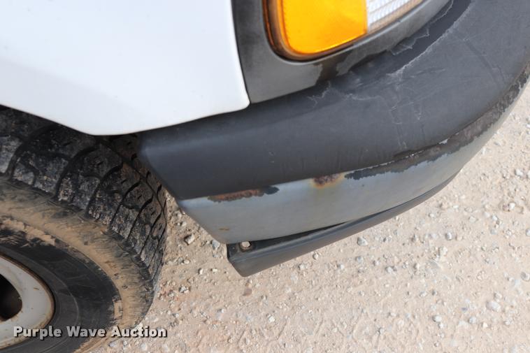 image for item DQ9354 2003 Ford F150 XL pickup truck