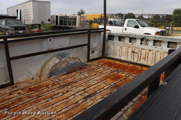 image for item DQ9354 2003 Ford F150 XL pickup truck