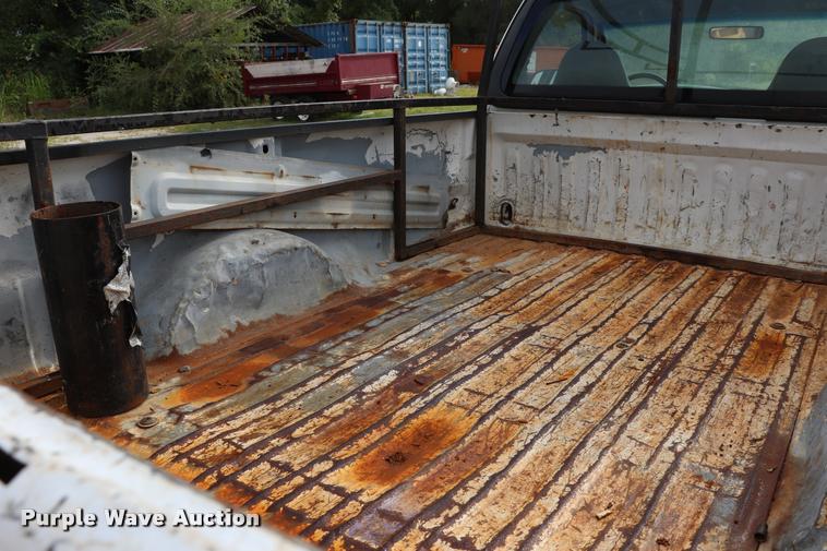 image for item DQ9354 2003 Ford F150 XL pickup truck