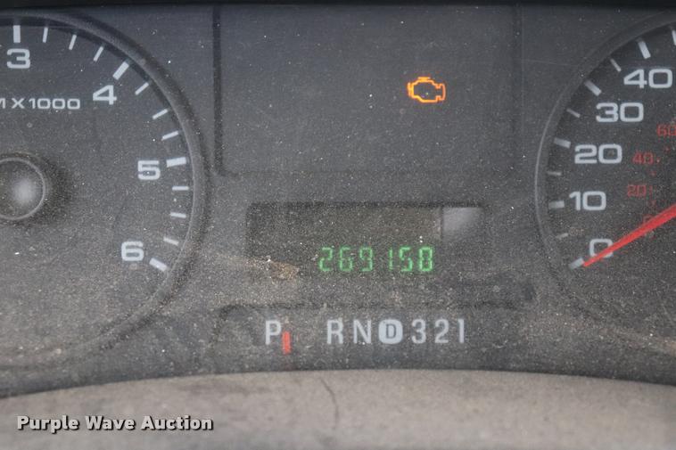 image for item DQ9355 2005 Ford F250 Super Duty XL pickup truck