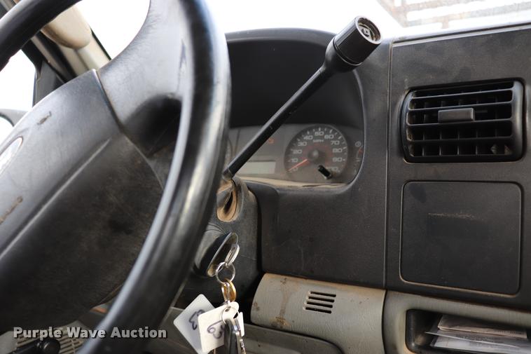 image for item DQ9355 2005 Ford F250 Super Duty XL pickup truck