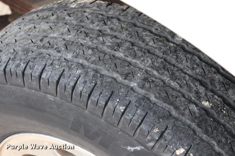 image for item DQ9355 2005 Ford F250 Super Duty XL pickup truck