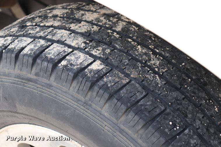 image for item DQ9355 2005 Ford F250 Super Duty XL pickup truck