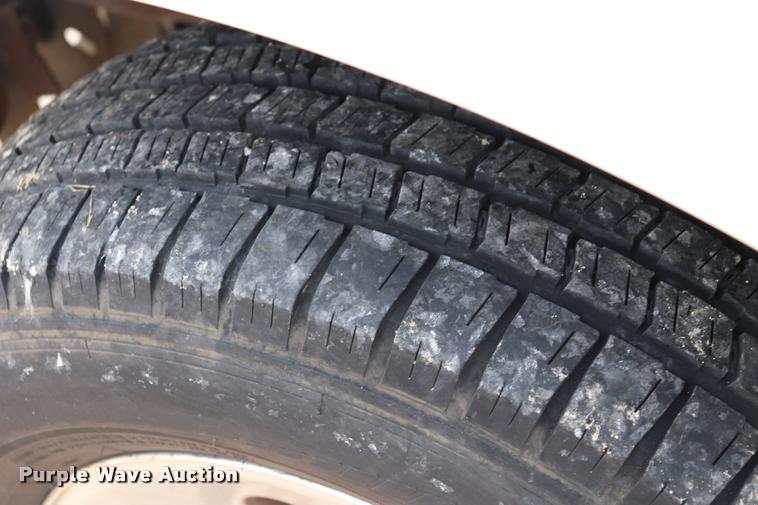 image for item DQ9355 2005 Ford F250 Super Duty XL pickup truck