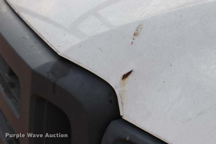 image for item DQ9355 2005 Ford F250 Super Duty XL pickup truck